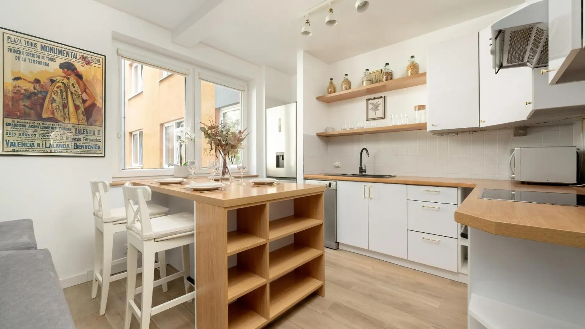 Jasny Apartament Z 2 Balkonami Wroclaw Partynice By Noclegi Renters